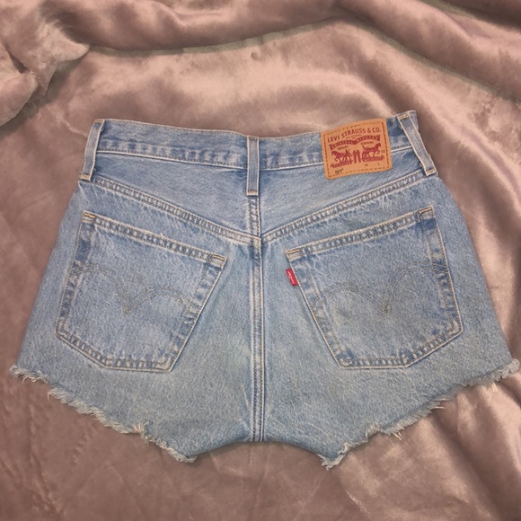 Levi’s 501 High Rise Lightwash Denim Shorts - Picture 2 of 5